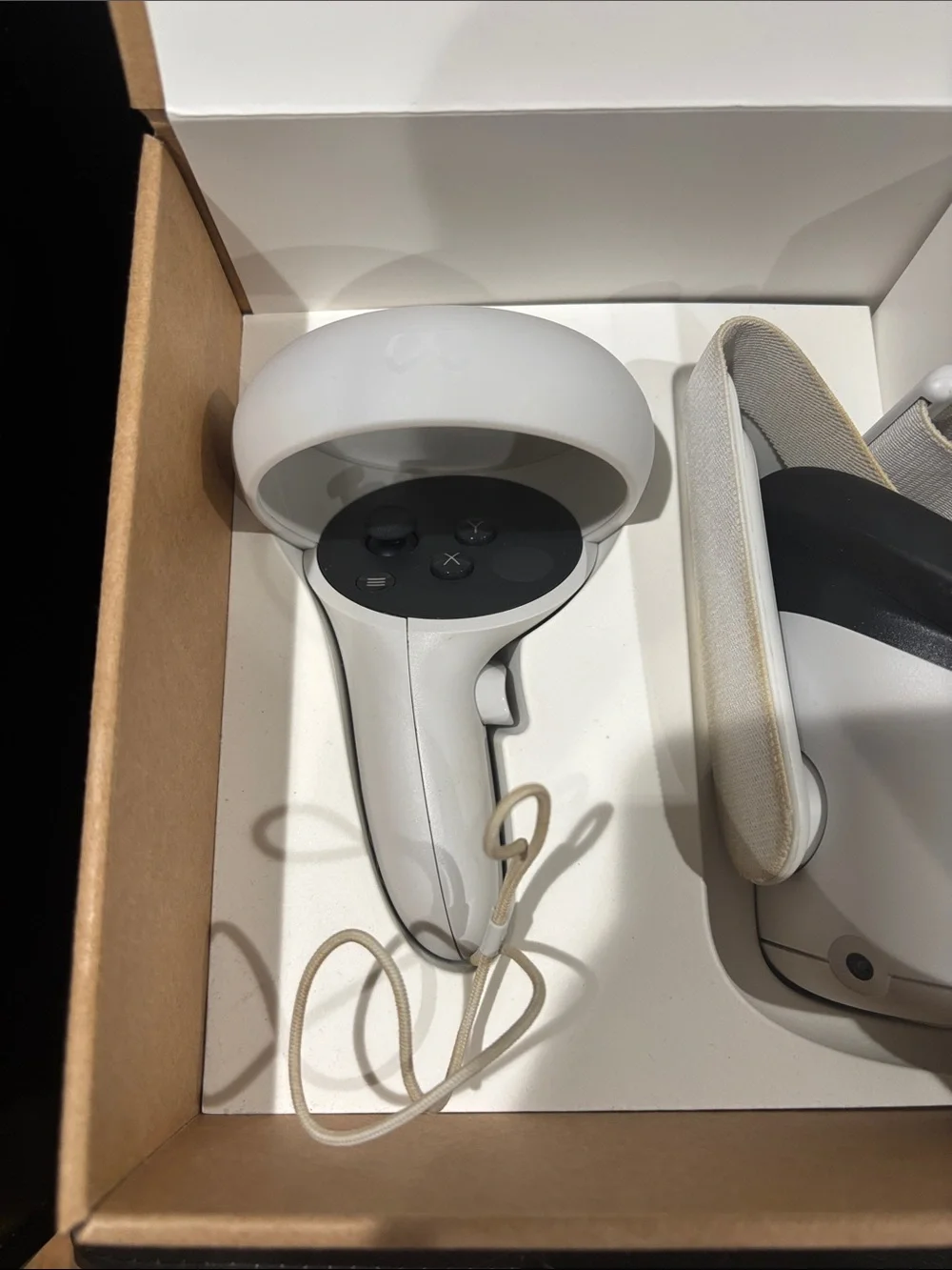 Oculus White VR Headset with White Controllers in Box
